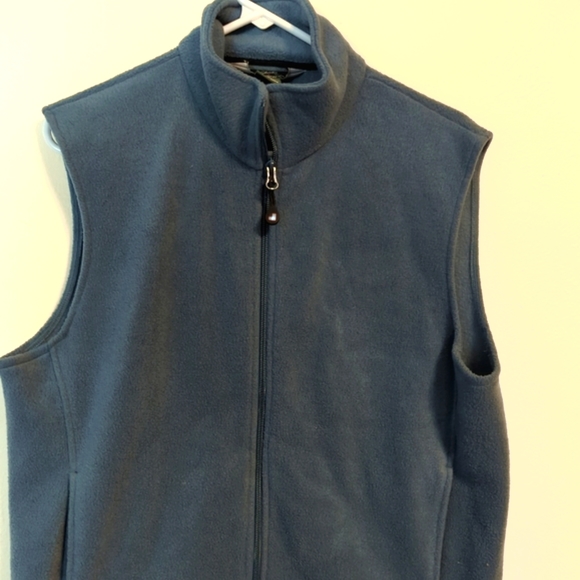 Woolrich Jackets & Blazers - Woolrich Fleece Vest Sz M